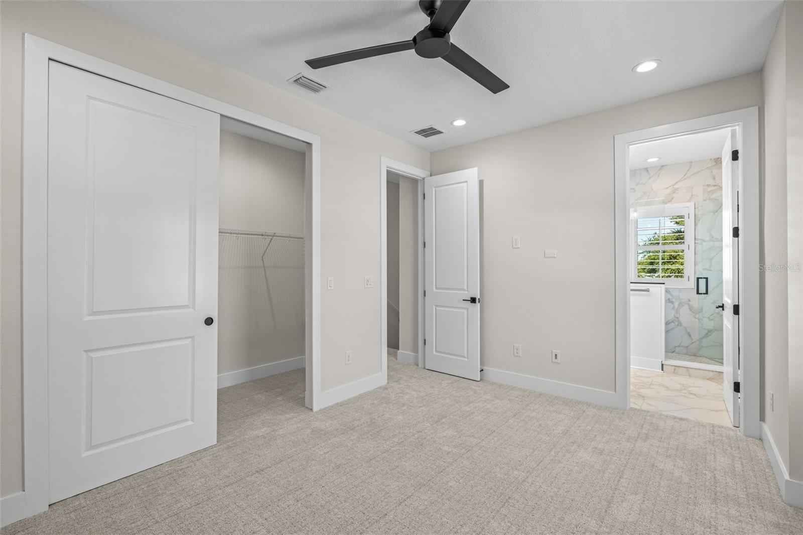 Image 21 of 36 For 3722 Mango Avenue 10