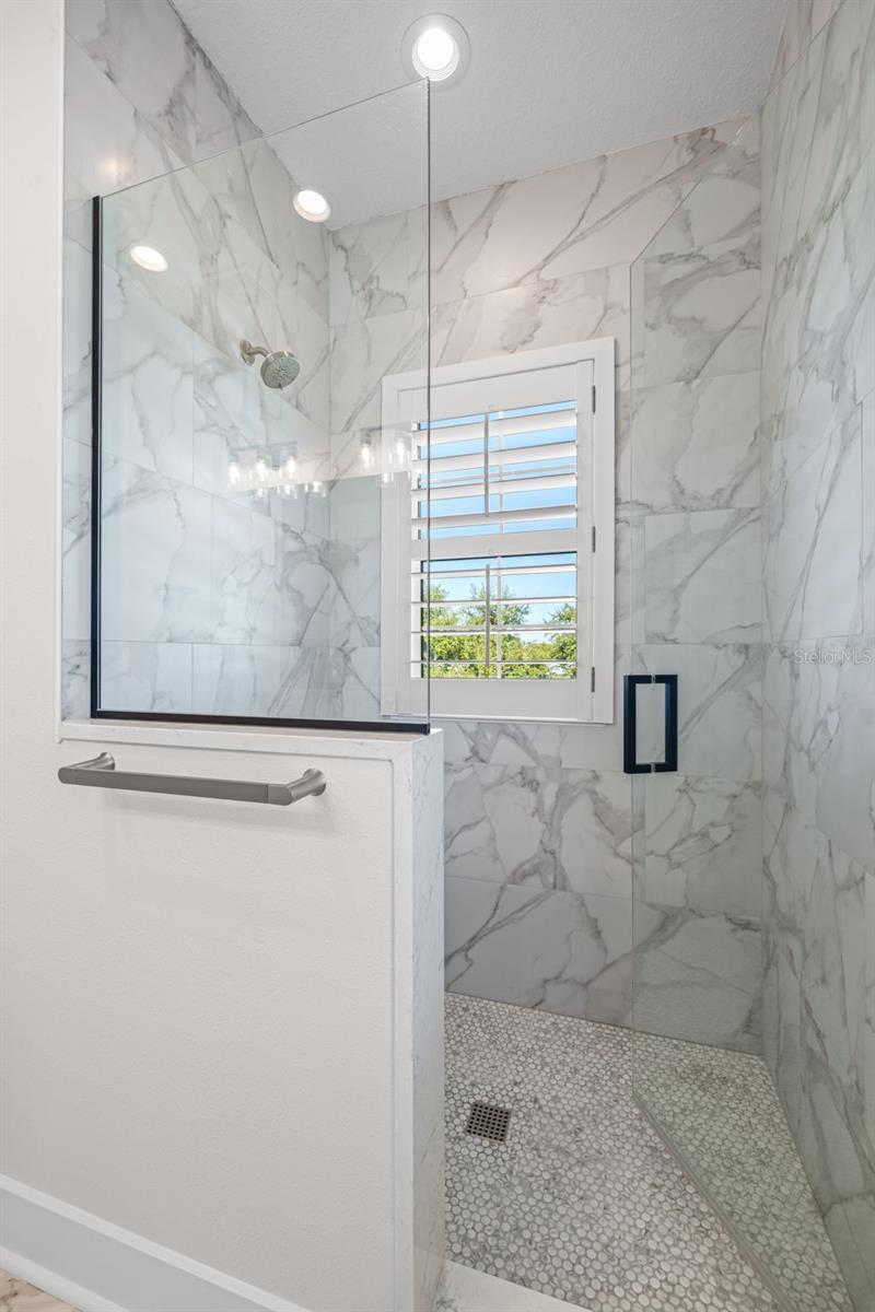 Image 25 of 36 For 3722 Mango Avenue 10