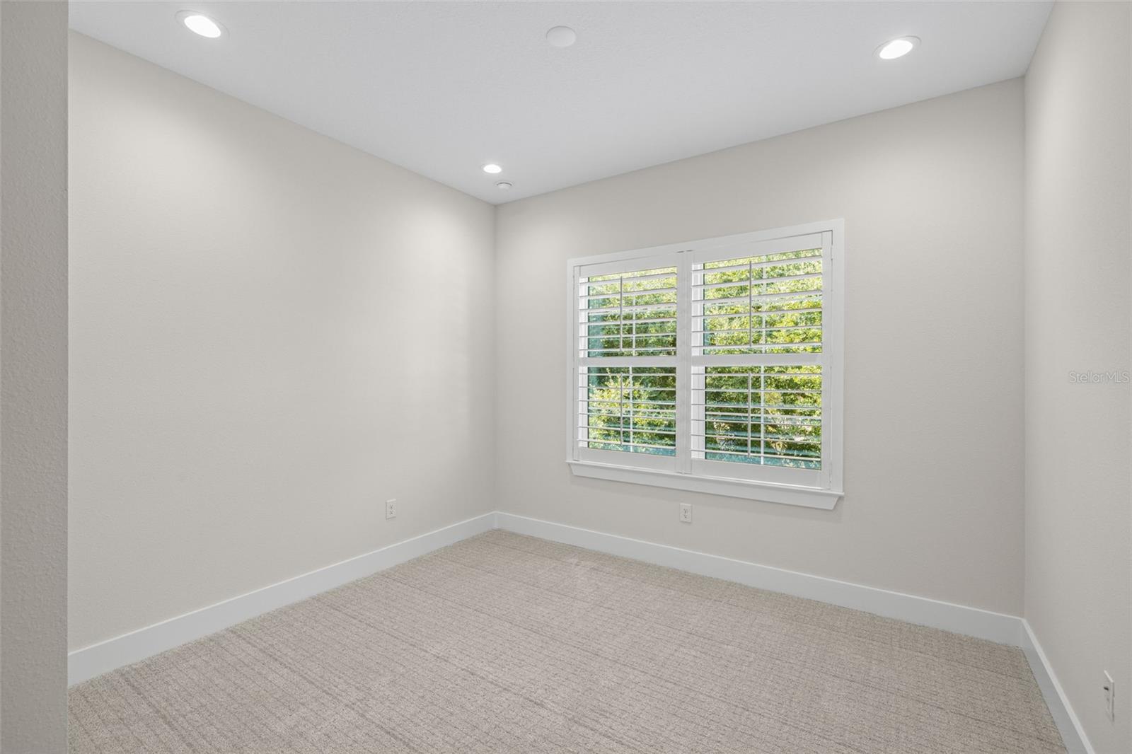 Image 27 of 36 For 3722 Mango Avenue 10