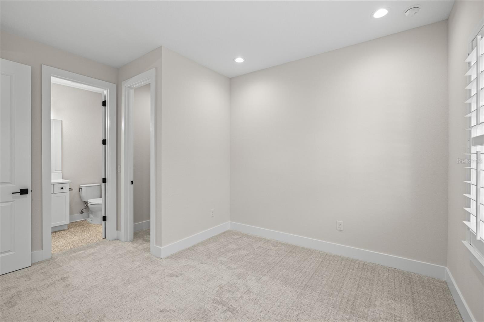 Image 28 of 36 For 3722 Mango Avenue 10