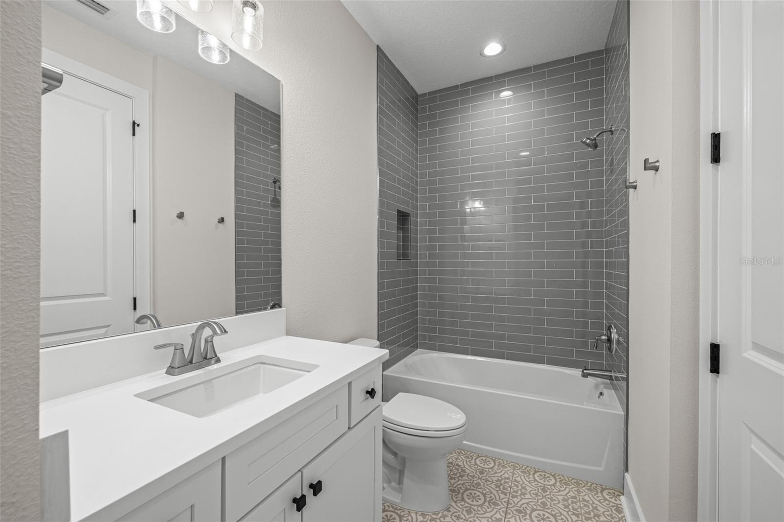 Image 29 of 36 For 3722 Mango Avenue 10