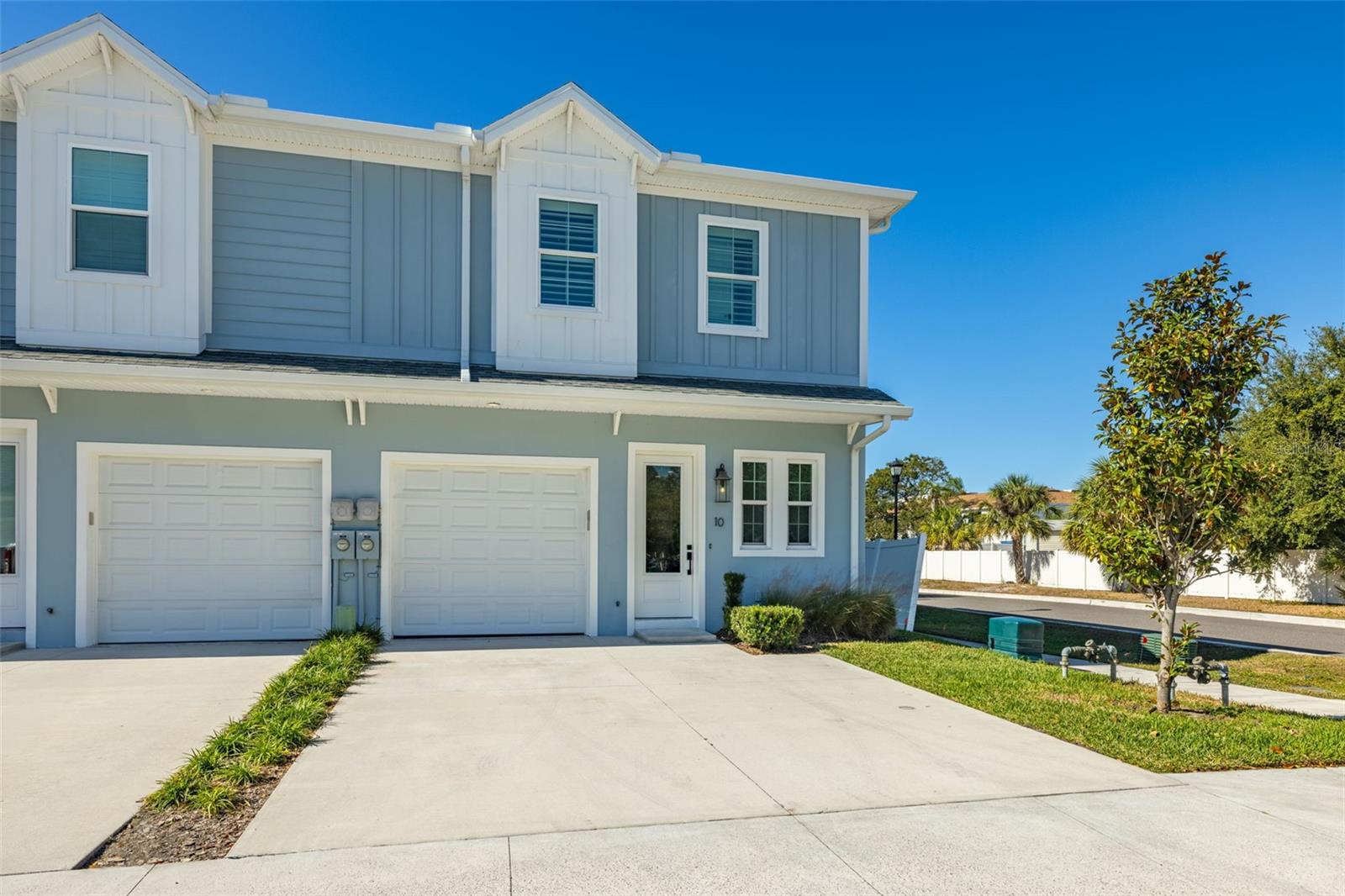 Image 3 of 36 For 3722 Mango Avenue 10