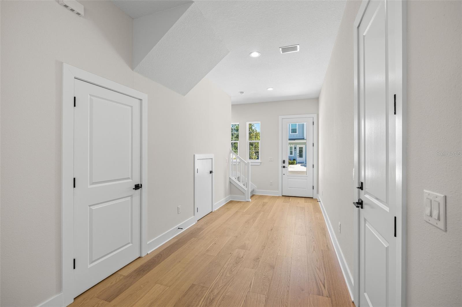 Image 7 of 36 For 3722 Mango Avenue 10