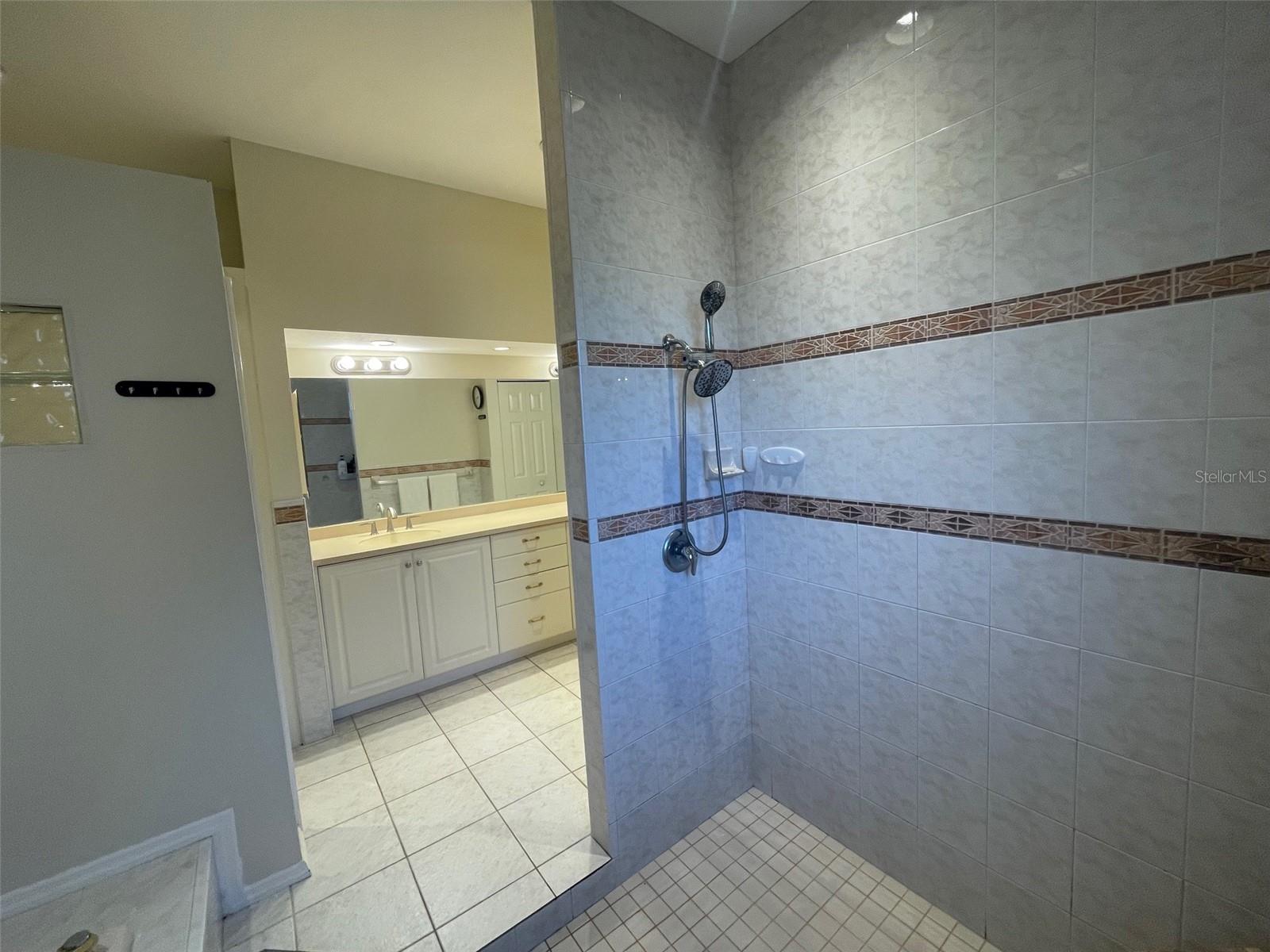 Image 29 of 77 For 14399 Tamarac Drive