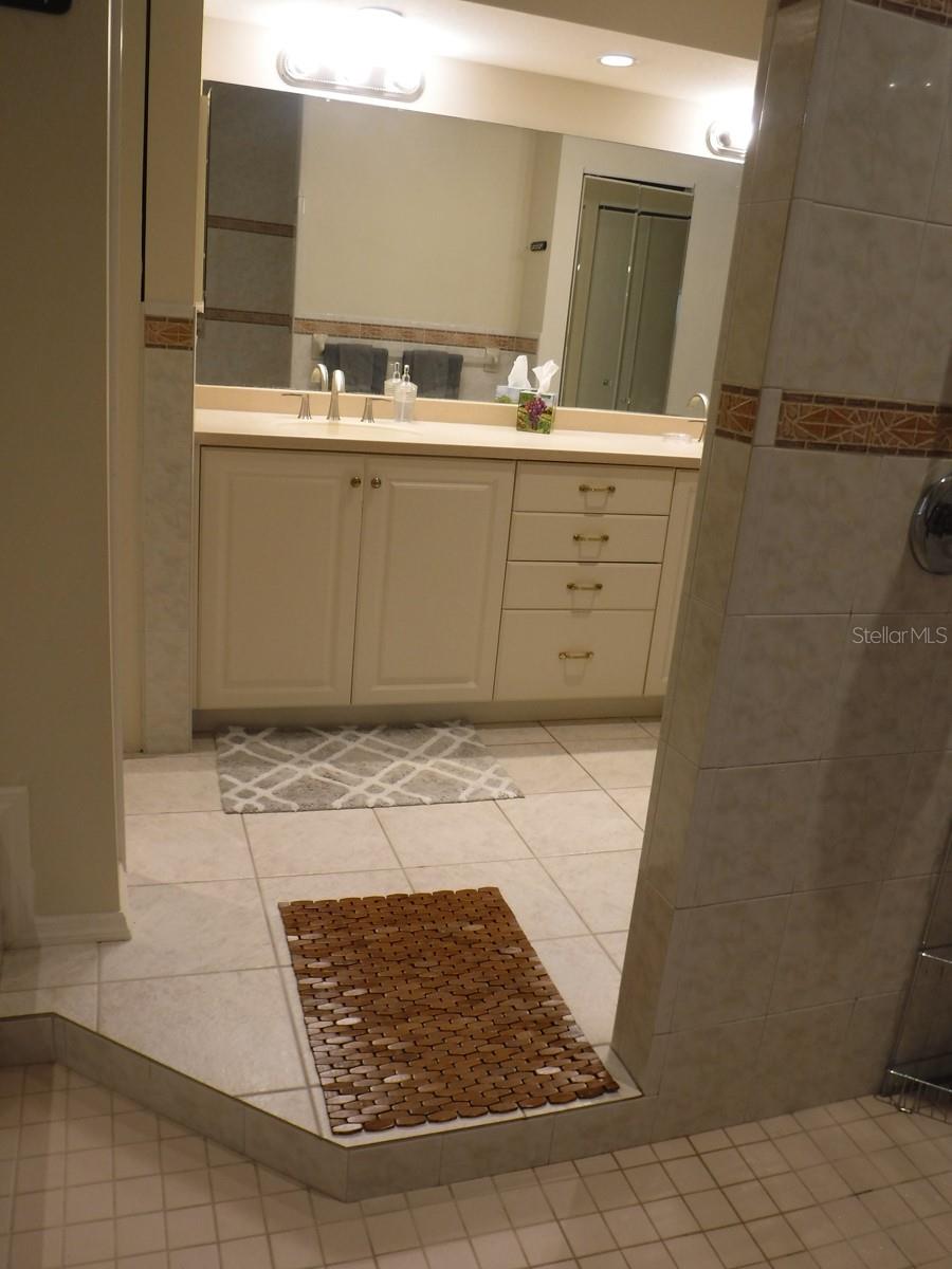 Image 31 of 77 For 14399 Tamarac Drive