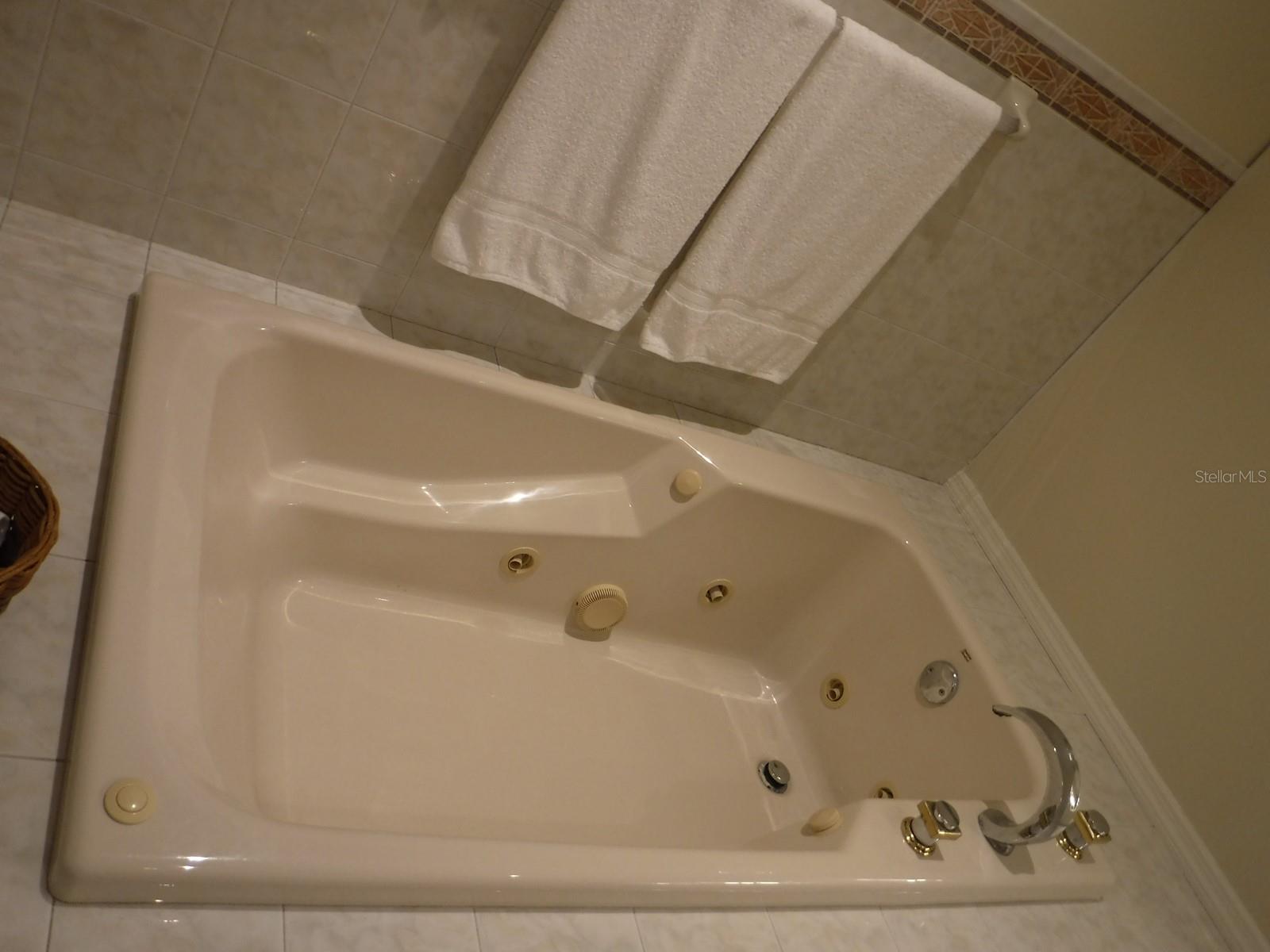 Image 32 of 77 For 14399 Tamarac Drive