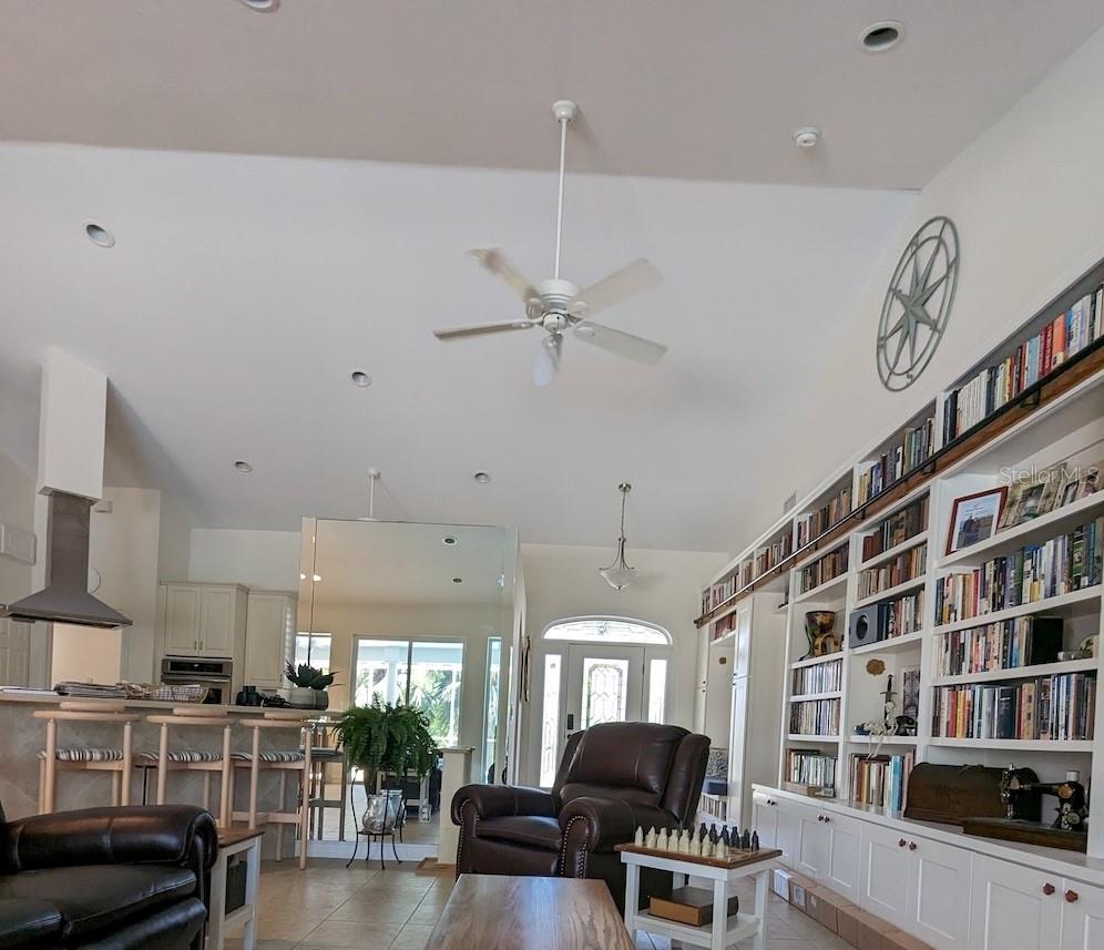 Image 7 of 77 For 14399 Tamarac Drive