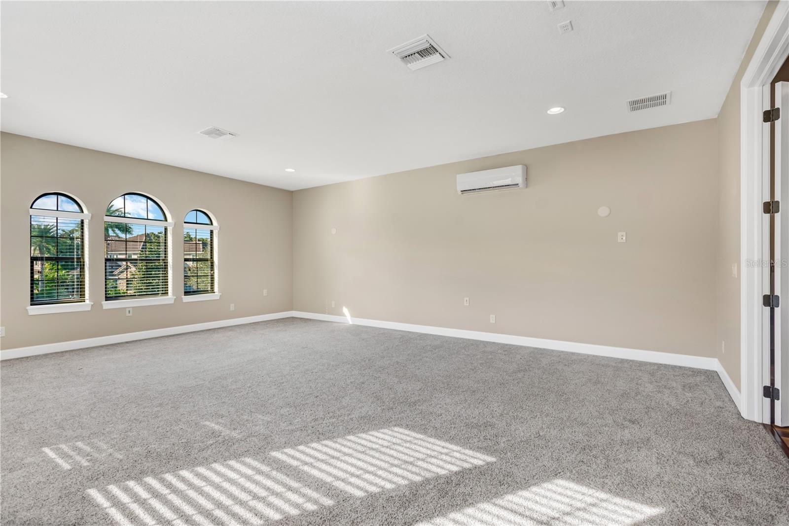 Image 33 of 72 For 14811 Donald Ross Court