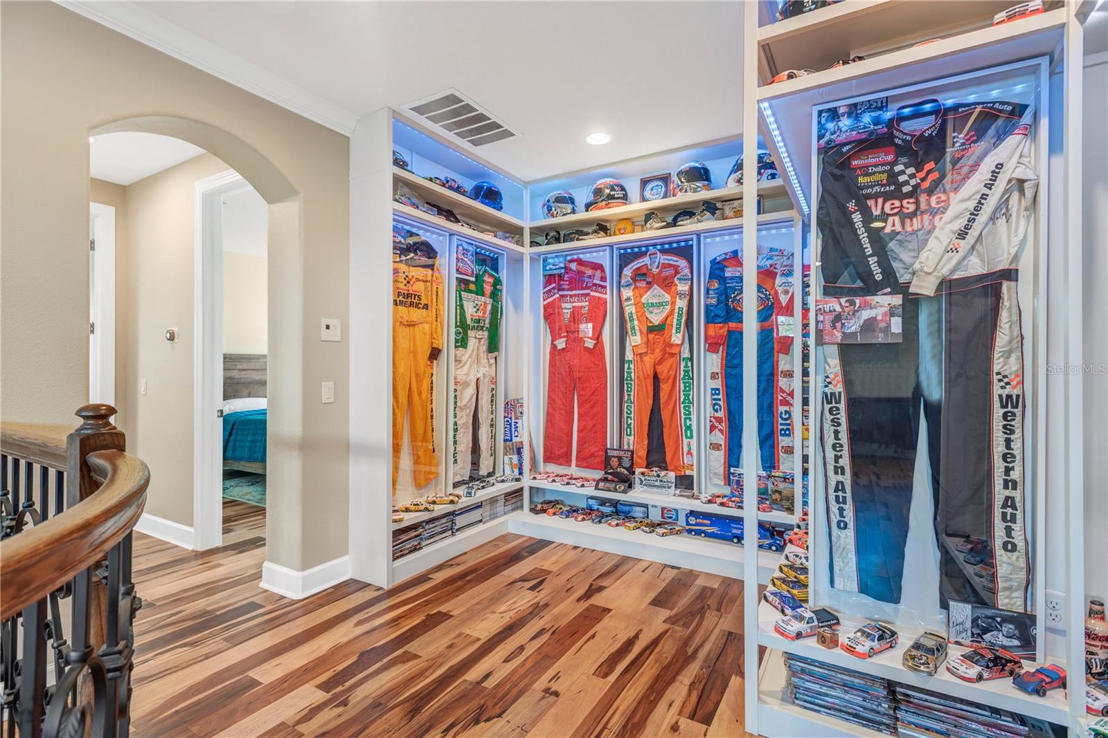 Image 39 of 72 For 14811 Donald Ross Court