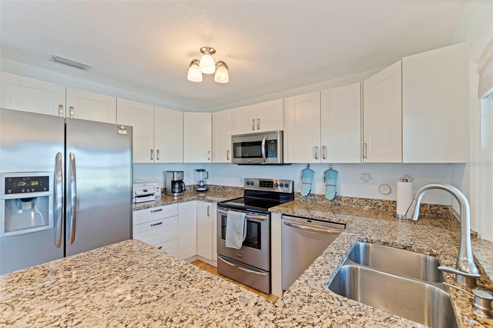 Image 11 of 72 For 5152 Salmon Drive Se D