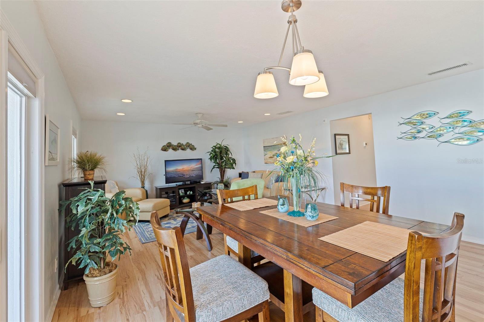 Image 14 of 72 For 5152 Salmon Drive Se D