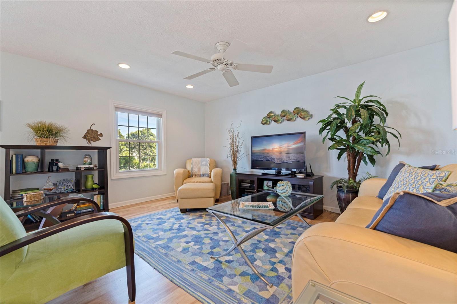 Image 17 of 72 For 5152 Salmon Drive Se D