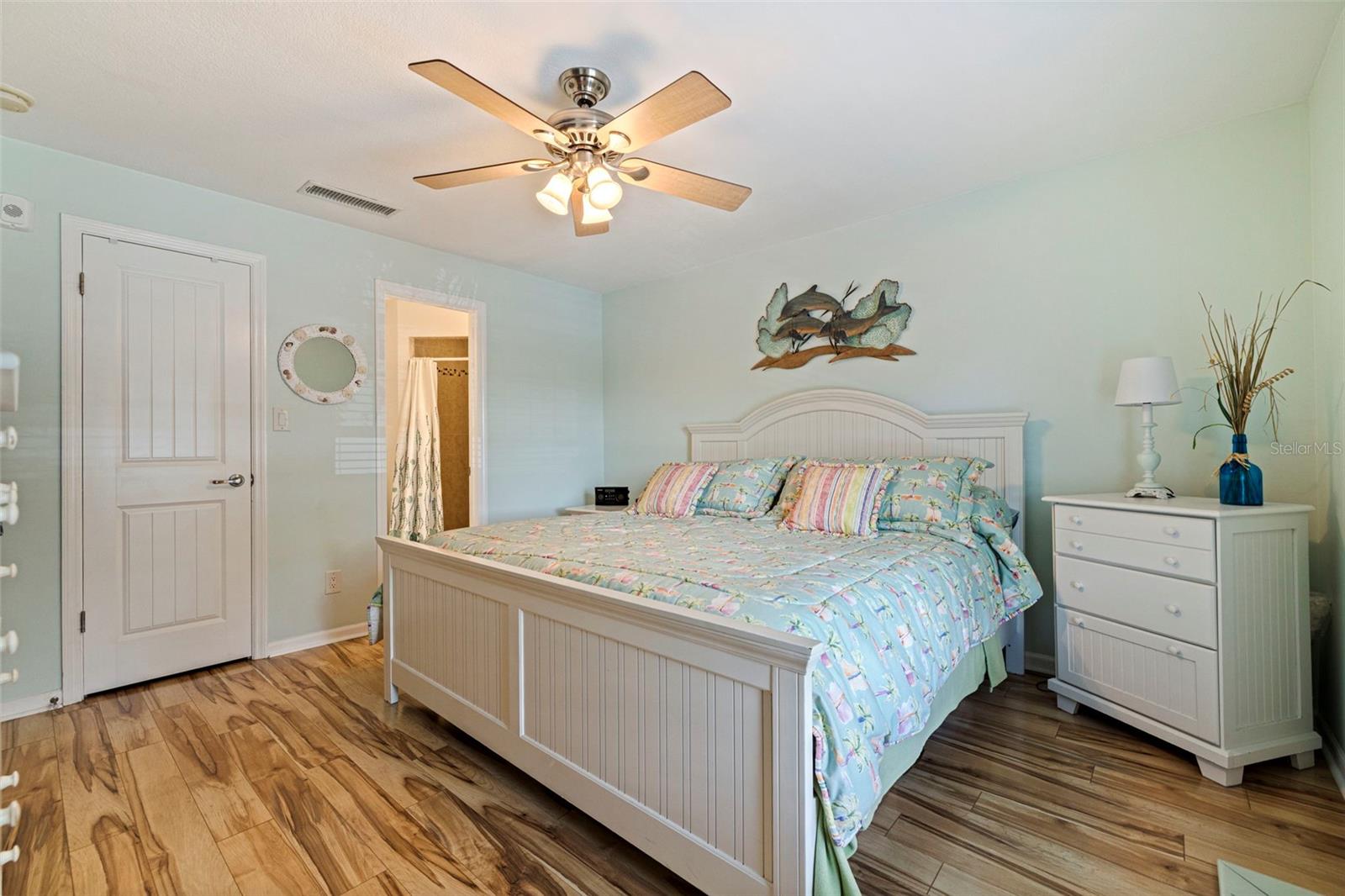 Image 21 of 72 For 5152 Salmon Drive Se D