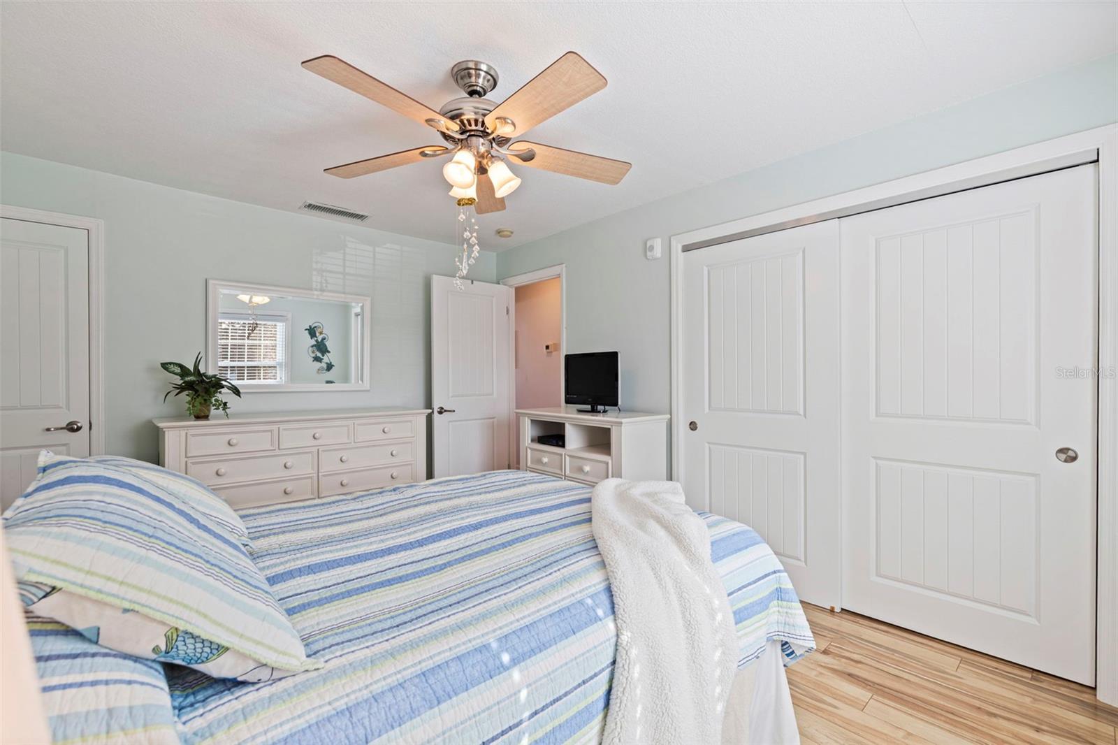 Image 24 of 72 For 5152 Salmon Drive Se D