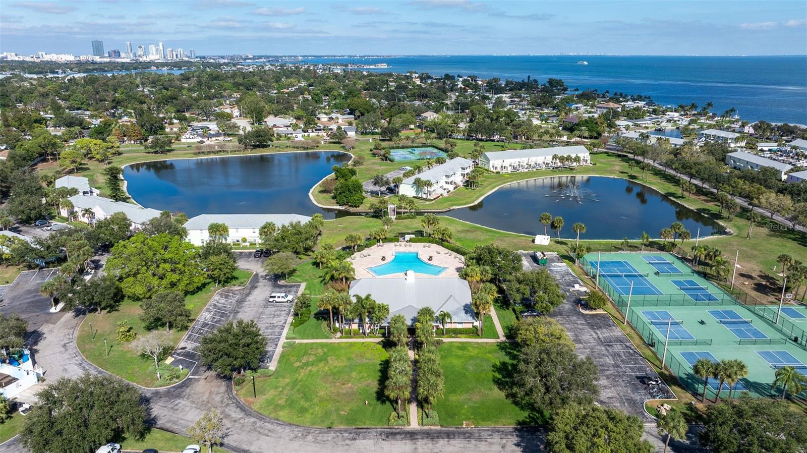 Image 32 of 72 For 5152 Salmon Drive Se D