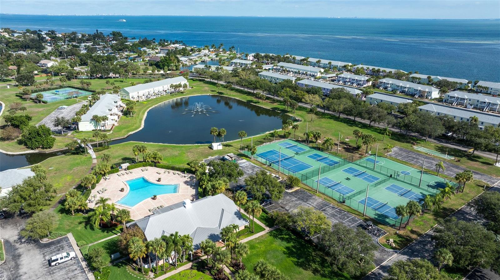 Image 33 of 72 For 5152 Salmon Drive Se D