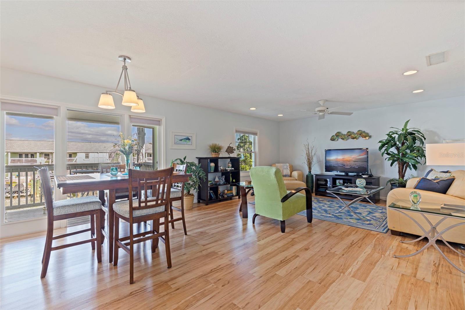 Image 5 of 72 For 5152 Salmon Drive Se D