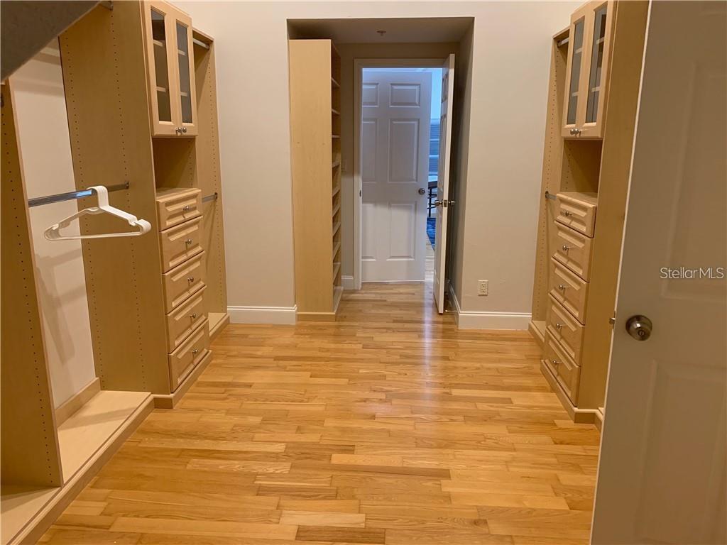 Image 11 of 16 For 832 Bay Street Ne 1