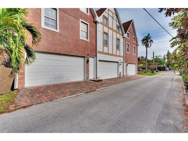 Image 15 of 16 For 832 Bay Street Ne 1