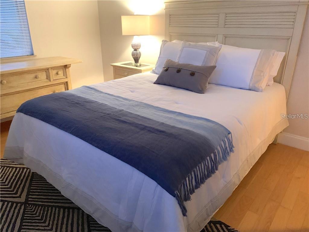 Image 16 of 16 For 832 Bay Street Ne 1