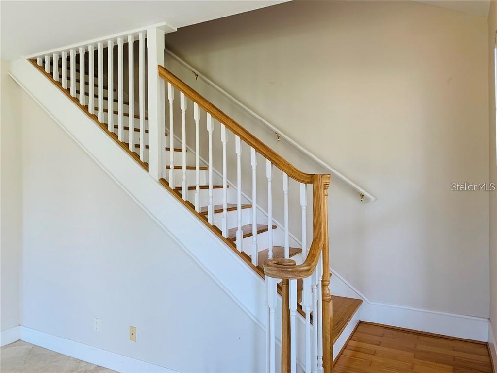 Image 5 of 16 For 832 Bay Street Ne 1