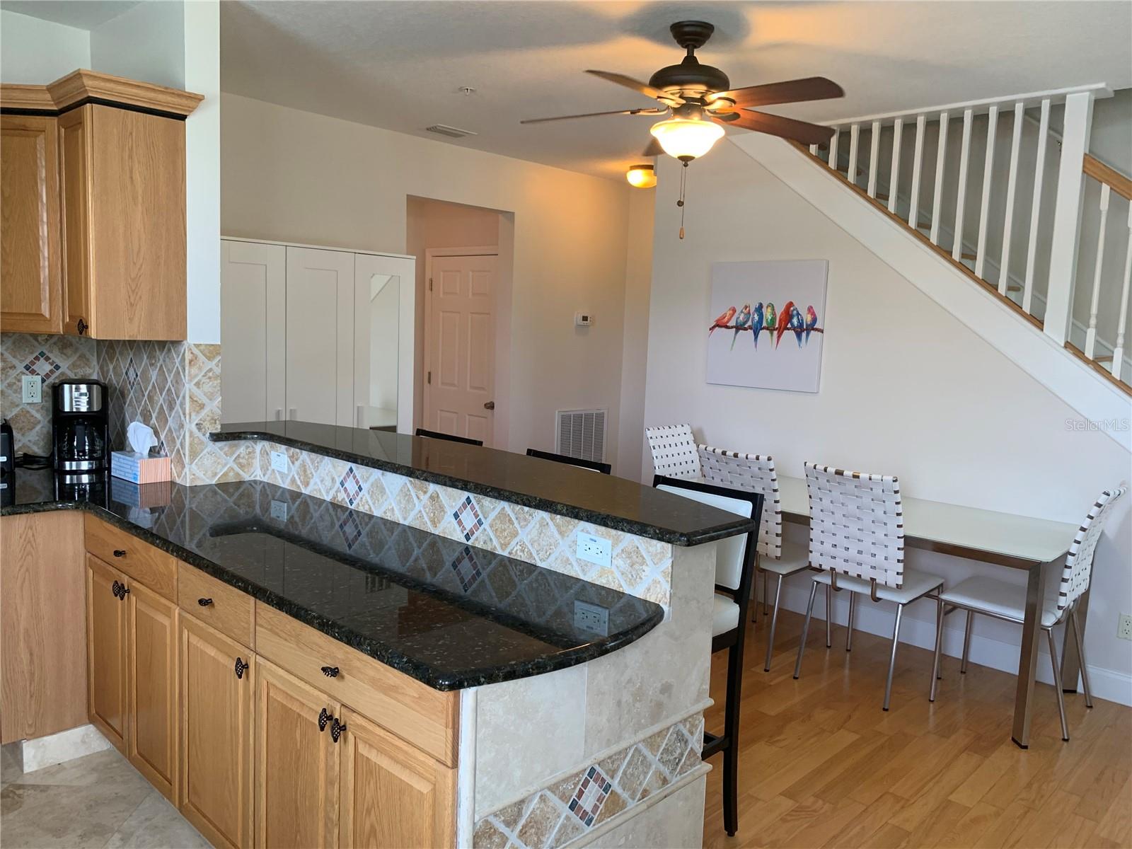 Image 6 of 16 For 832 Bay Street Ne 1