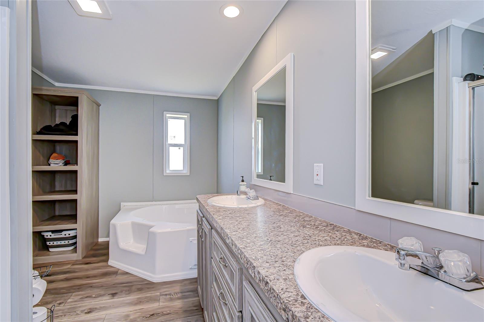 Image 22 of 36 For 37749 Geiger Road