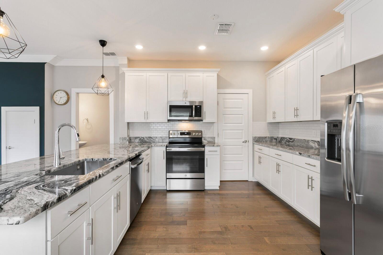 Image 20 of 46 For 2702 Gray Street A