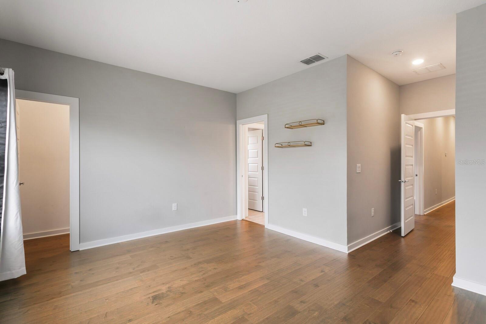 Image 32 of 46 For 2702 Gray Street A