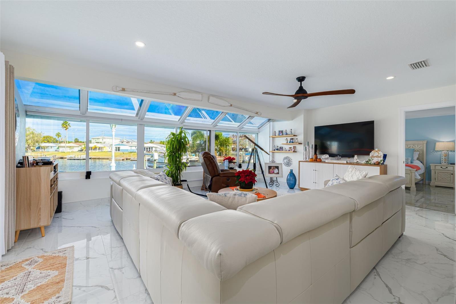 Image 16 of 69 For 5105 Pelican Drive