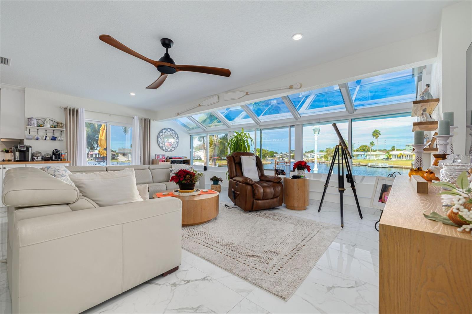 Image 18 of 69 For 5105 Pelican Drive