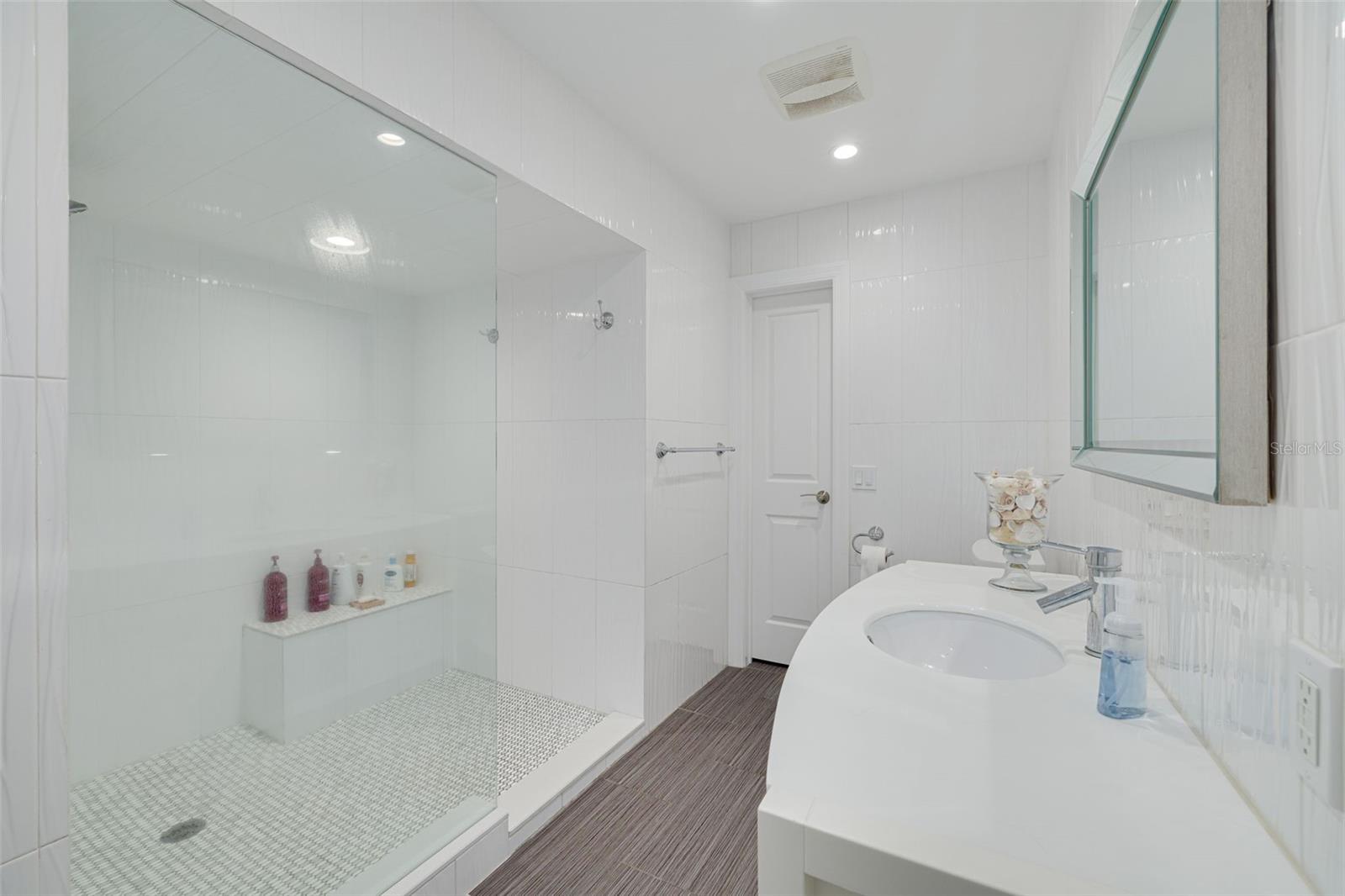 Image 27 of 69 For 5105 Pelican Drive