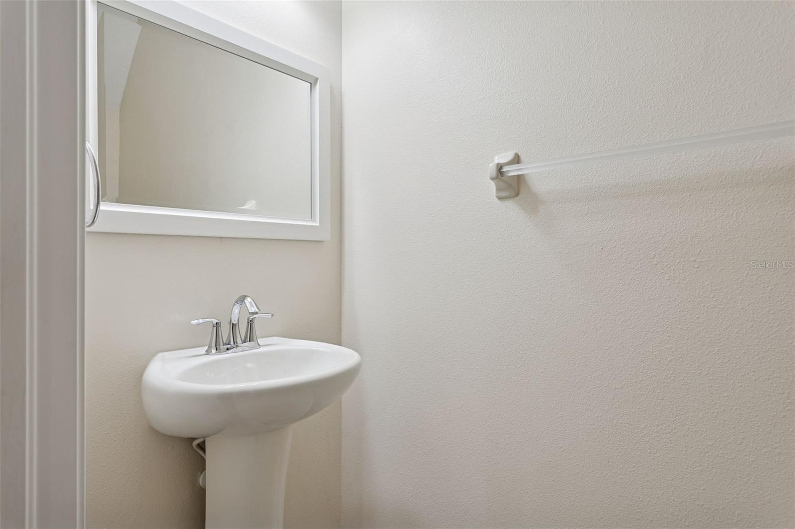 Image 12 of 25 For 9568 Trumpet Vine Loop