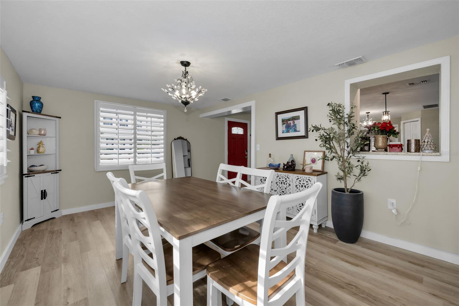 Image 10 of 31 For 5 Hayes Road