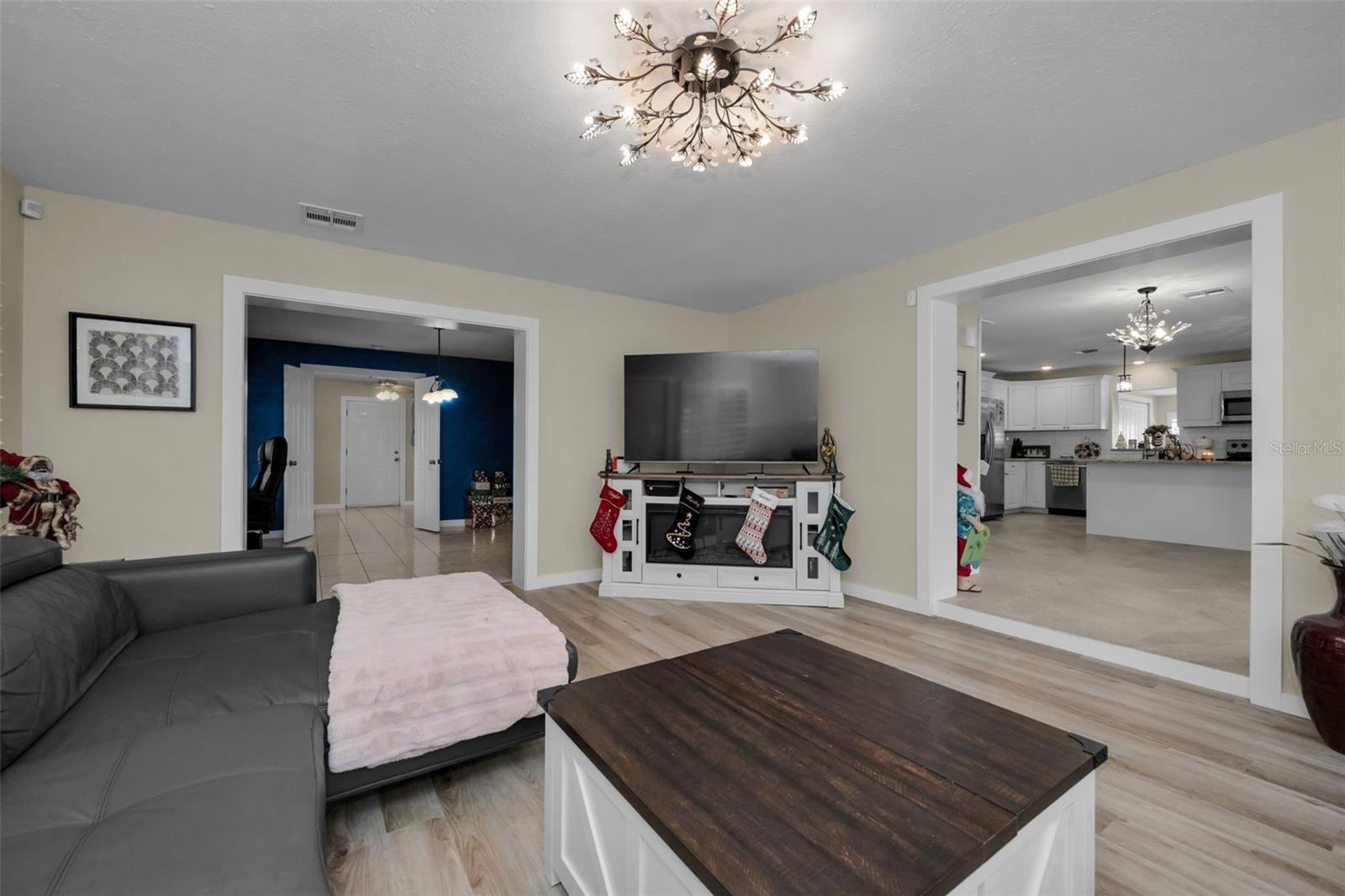 Image 11 of 31 For 5 Hayes Road