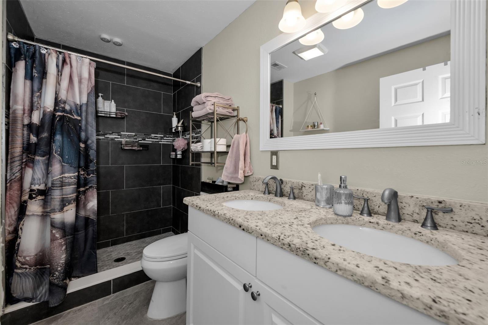 Image 16 of 31 For 5 Hayes Road