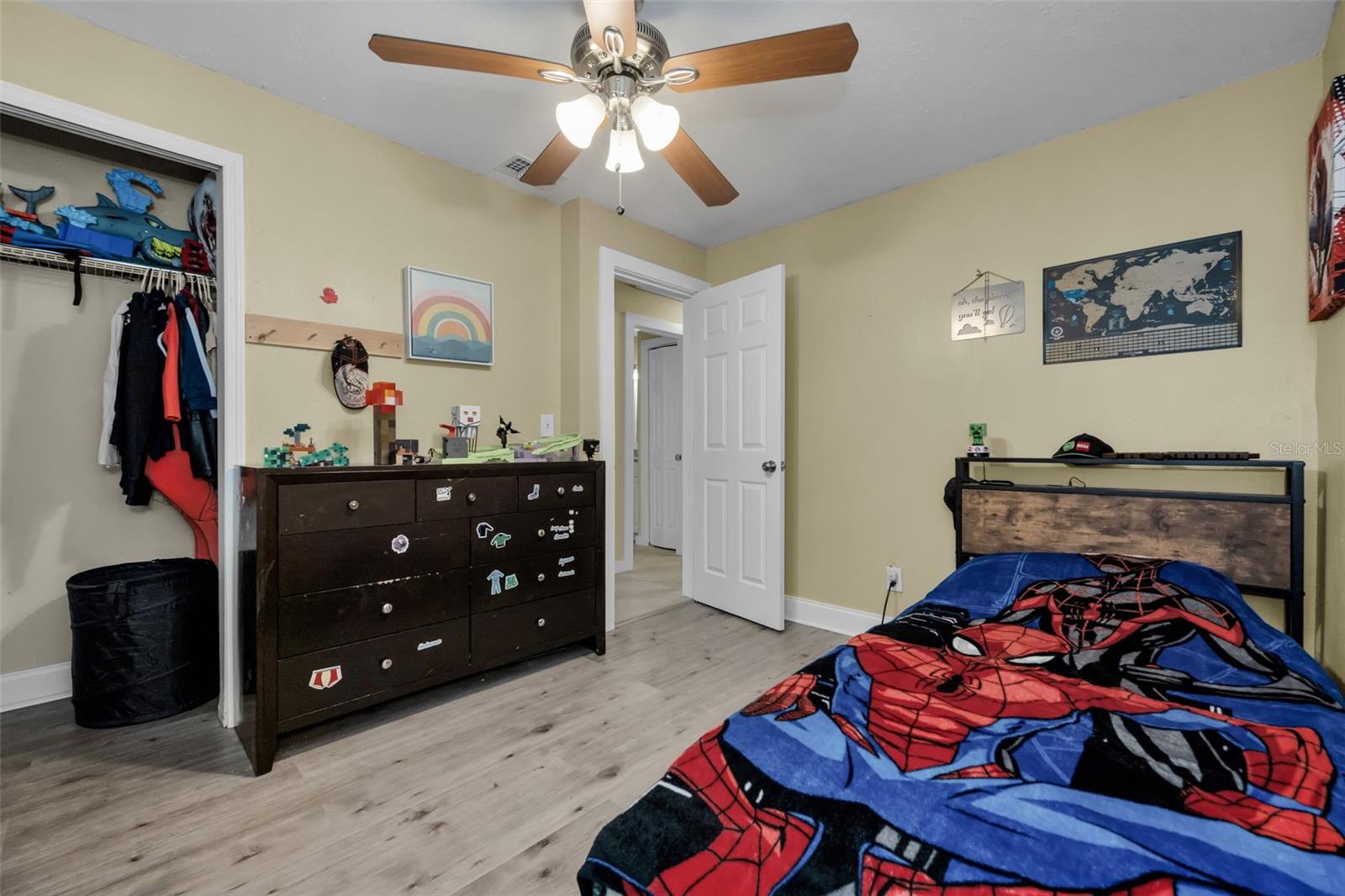 Image 19 of 31 For 5 Hayes Road