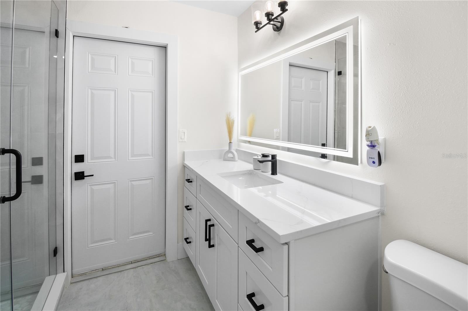 Image 18 of 42 For 1575 Brookside Boulevard