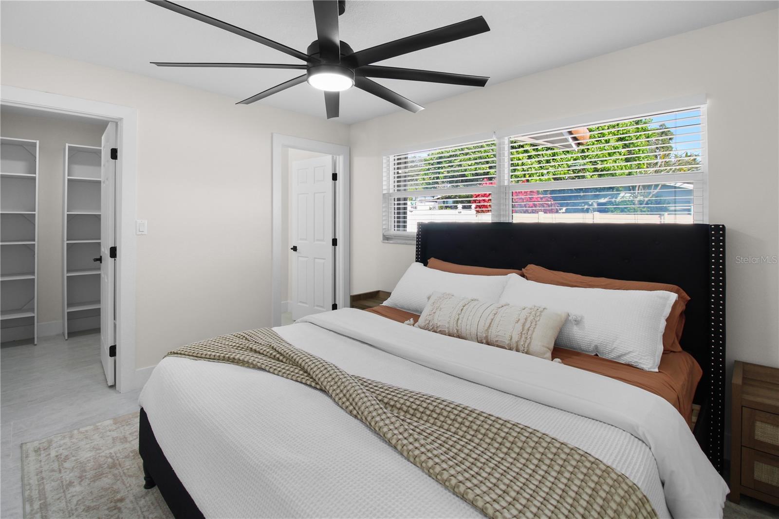 Image 22 of 42 For 1575 Brookside Boulevard