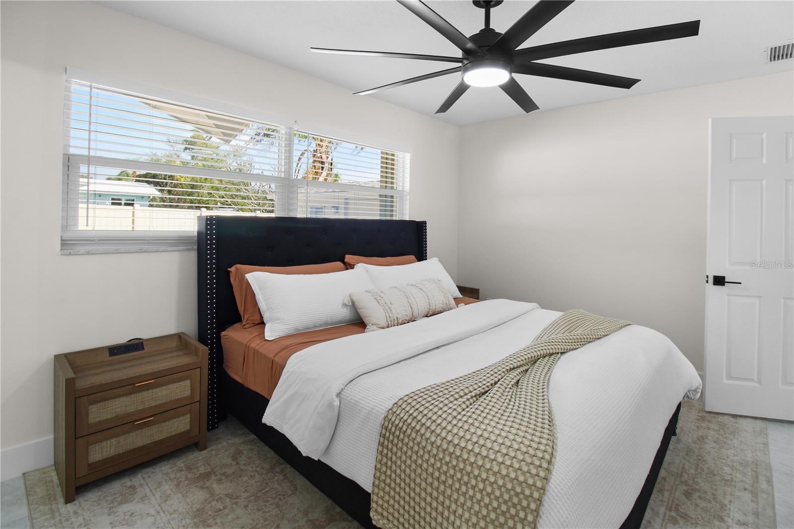 Image 24 of 42 For 1575 Brookside Boulevard