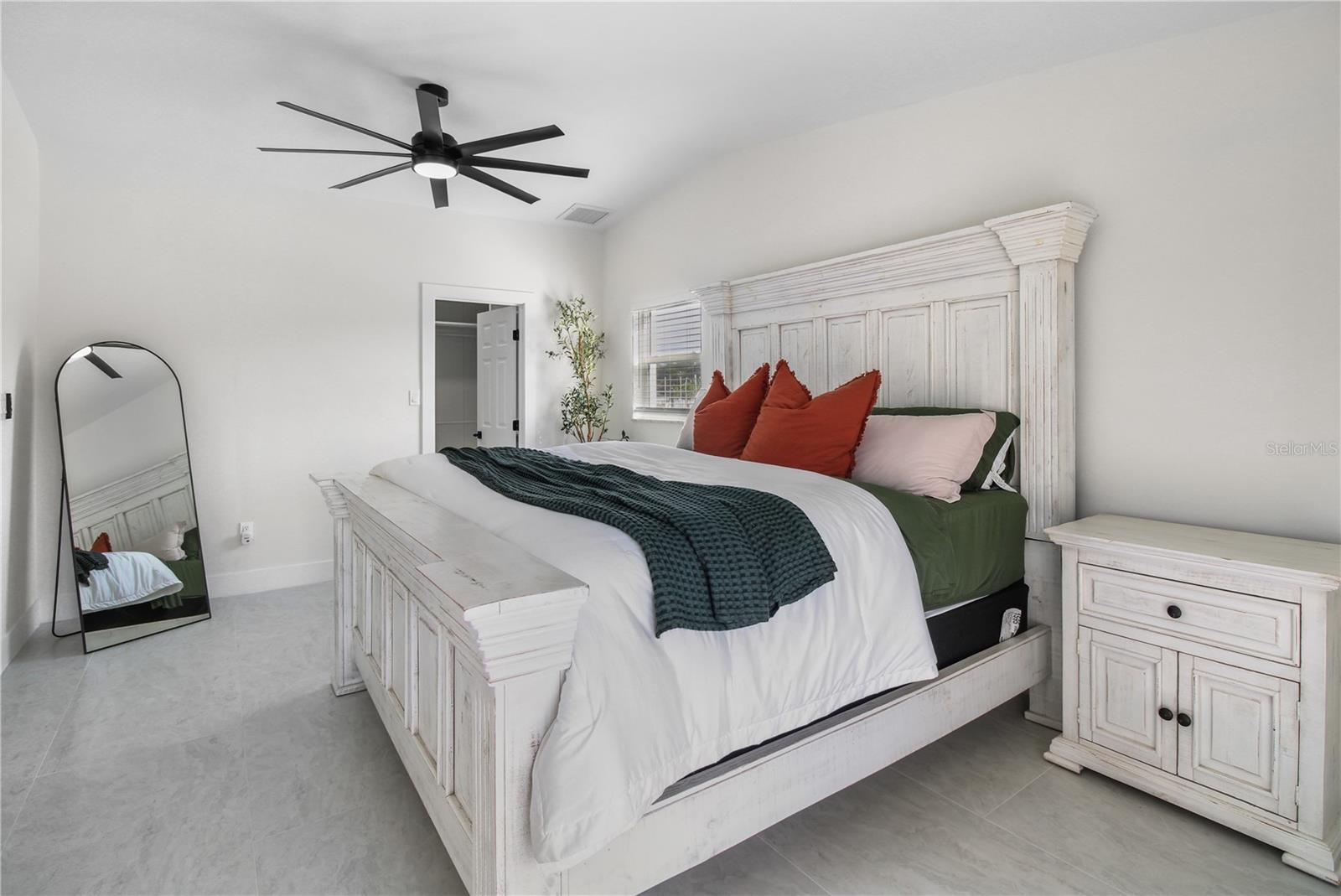 Image 26 of 42 For 1575 Brookside Boulevard