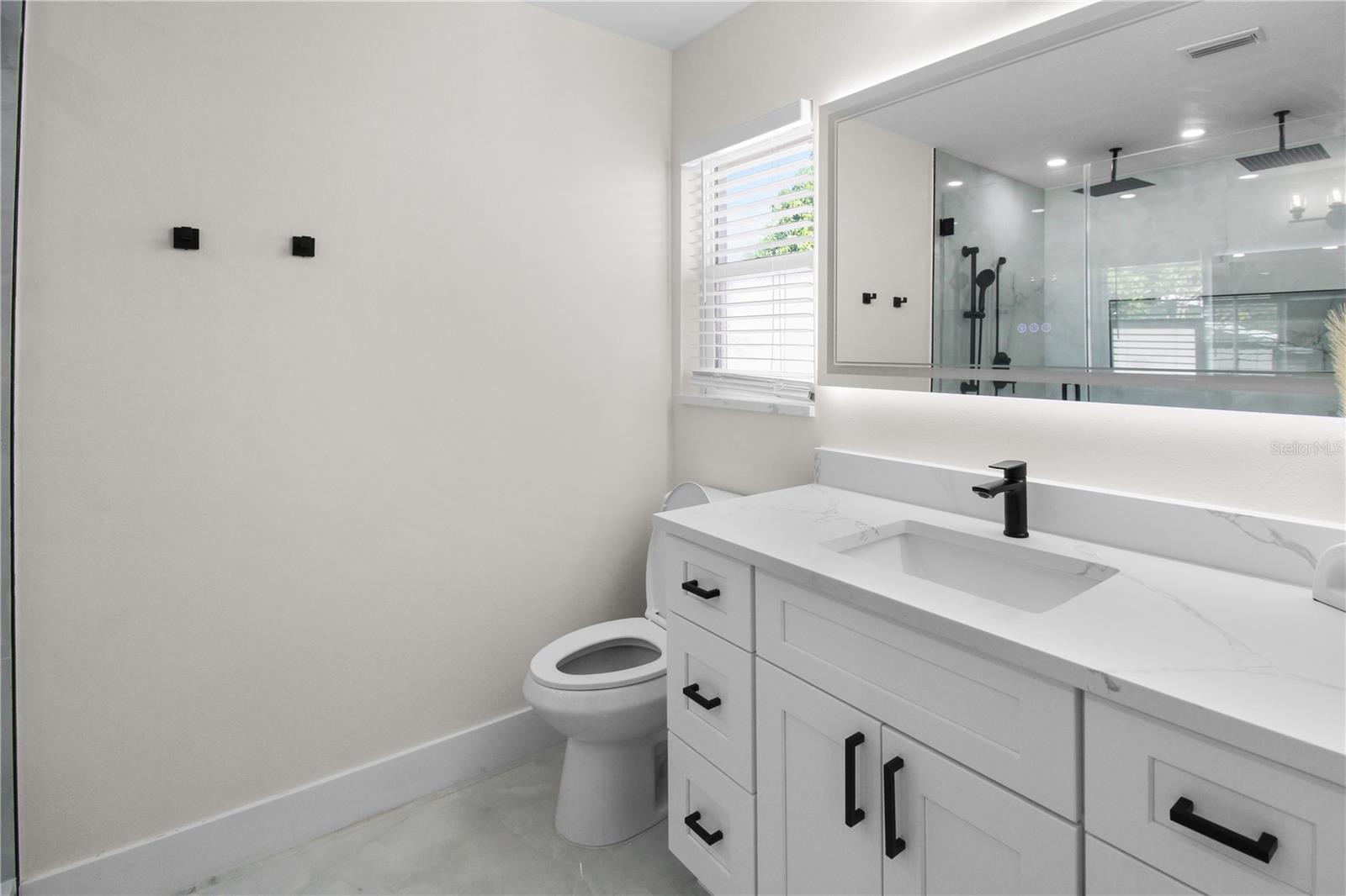 Image 29 of 42 For 1575 Brookside Boulevard