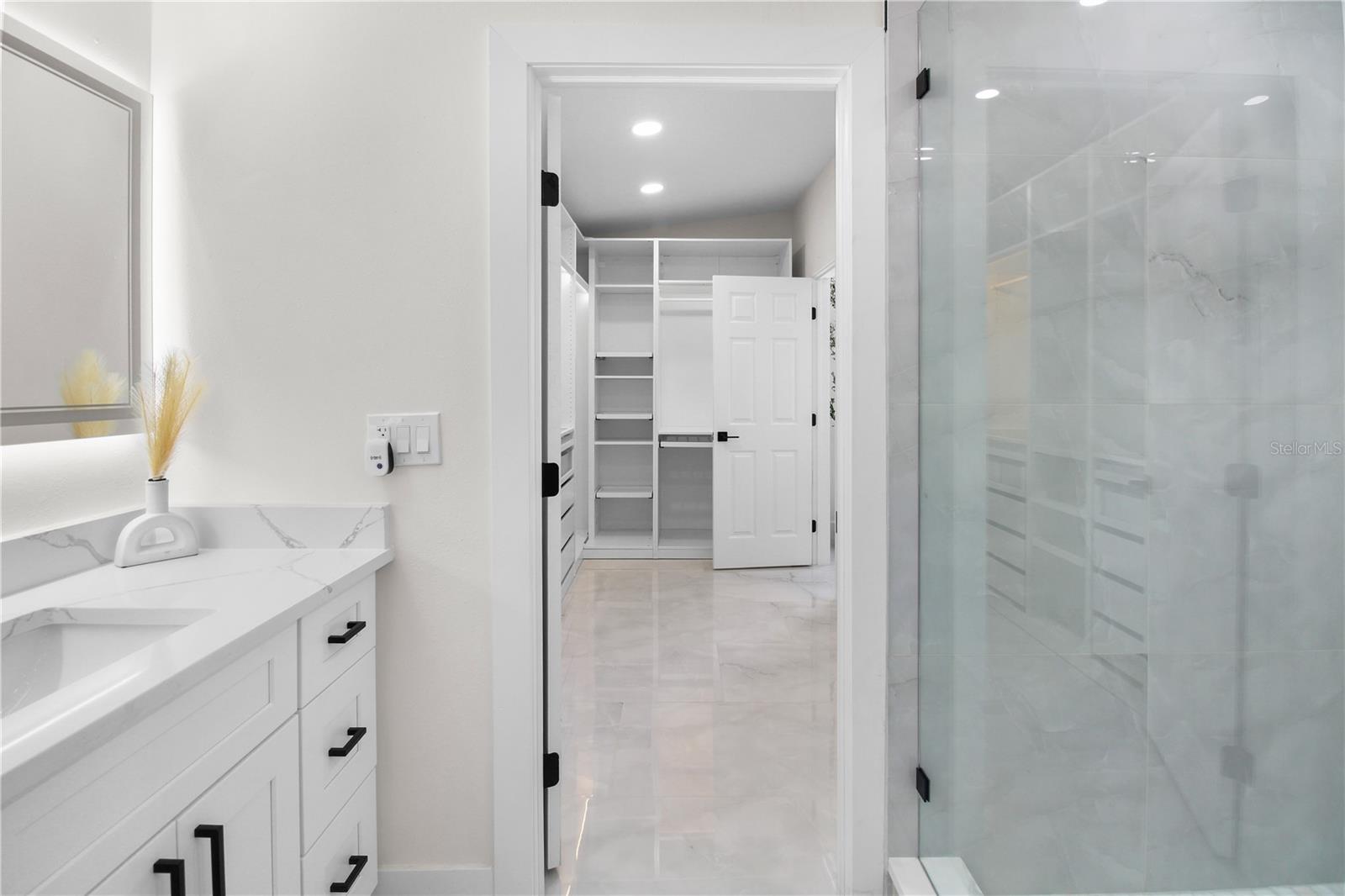 Image 31 of 42 For 1575 Brookside Boulevard