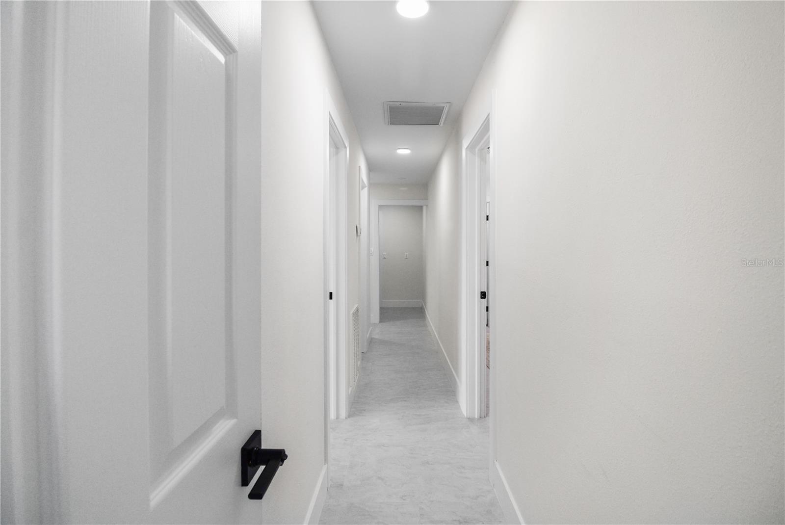 Image 33 of 42 For 1575 Brookside Boulevard