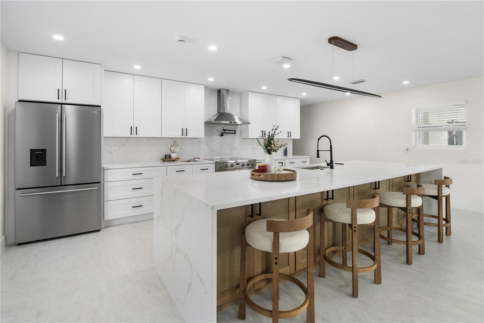 Image 7 of 42 For 1575 Brookside Boulevard