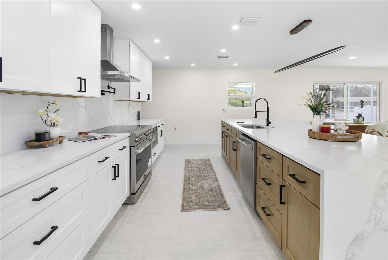 Image 8 of 42 For 1575 Brookside Boulevard