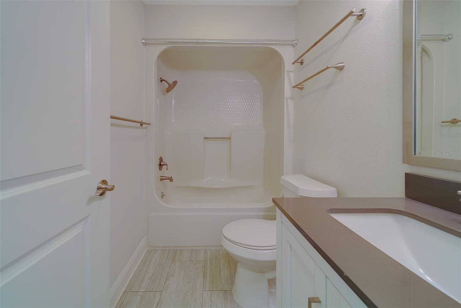 Image 19 of 52 For 225 36th Avenue Ne