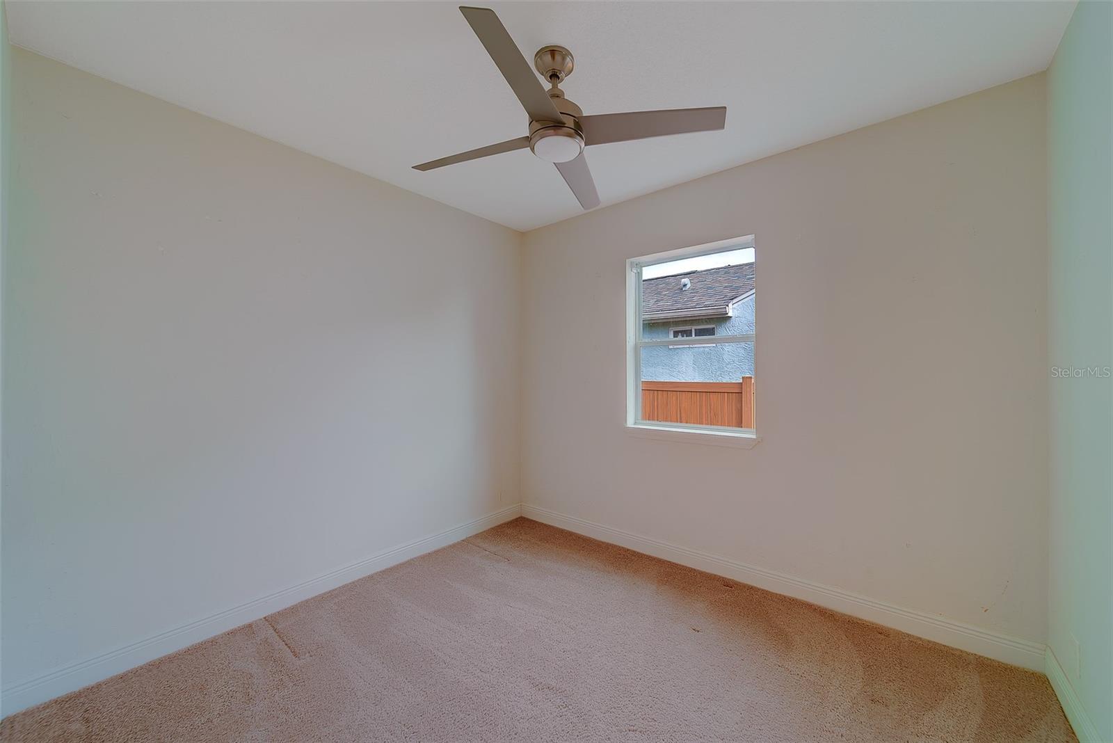 Image 22 of 52 For 225 36th Avenue Ne