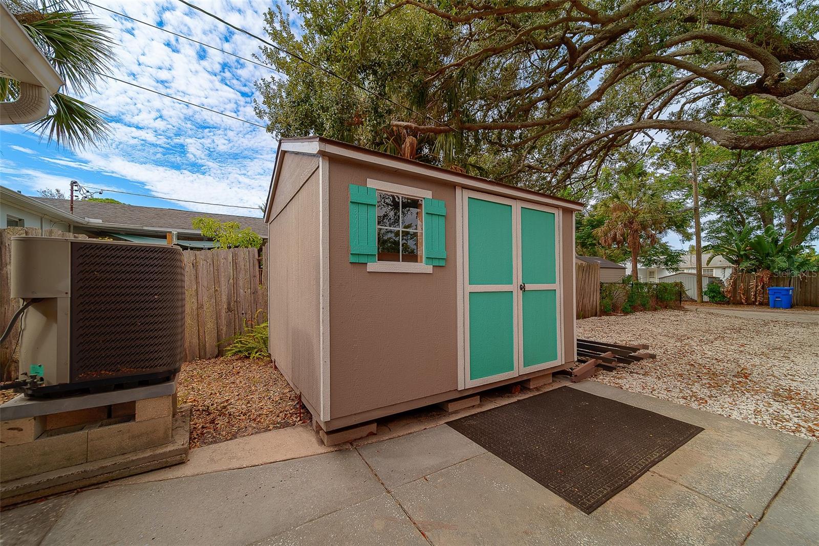 Image 35 of 52 For 225 36th Avenue Ne