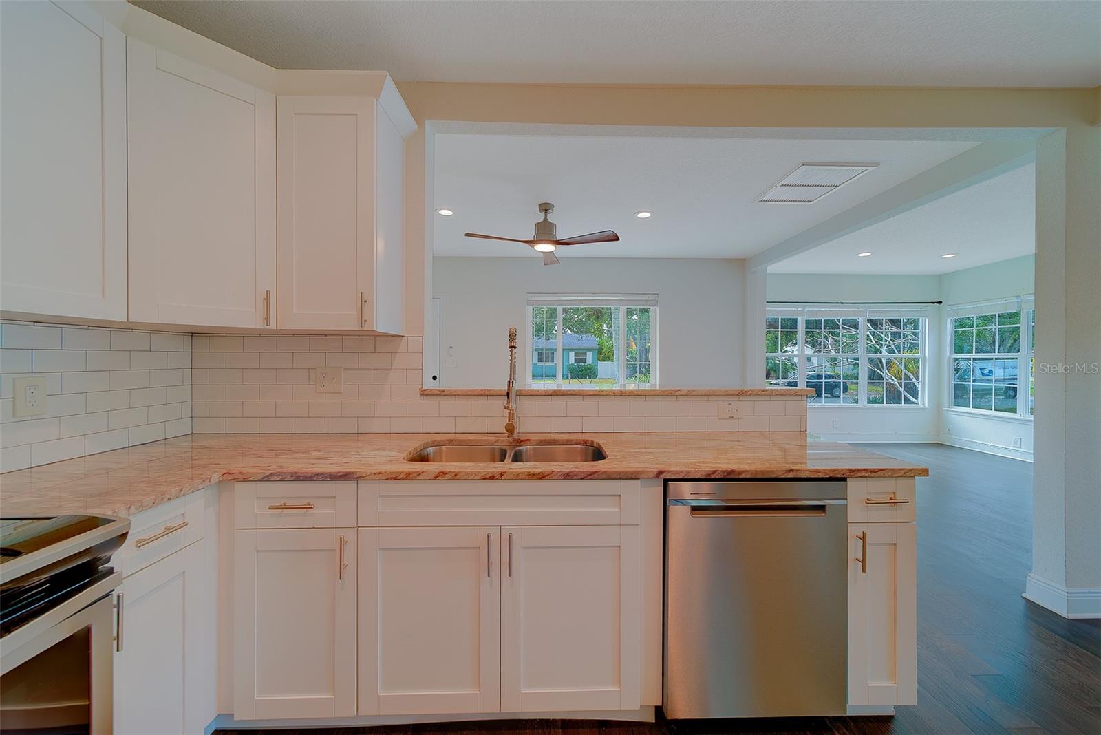 Image 6 of 52 For 225 36th Avenue Ne